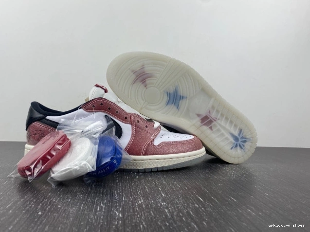 Cheap ROOM OG 'RED 1 LOW BLACK' TROPHY AIR X JORDAN FN0432-017 0805